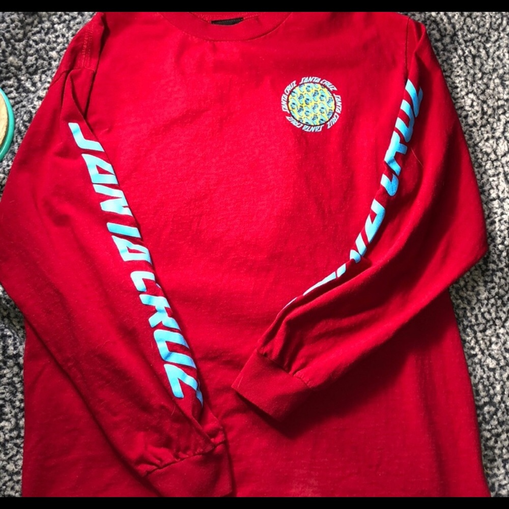 Red Santa Cruze shirt❤️